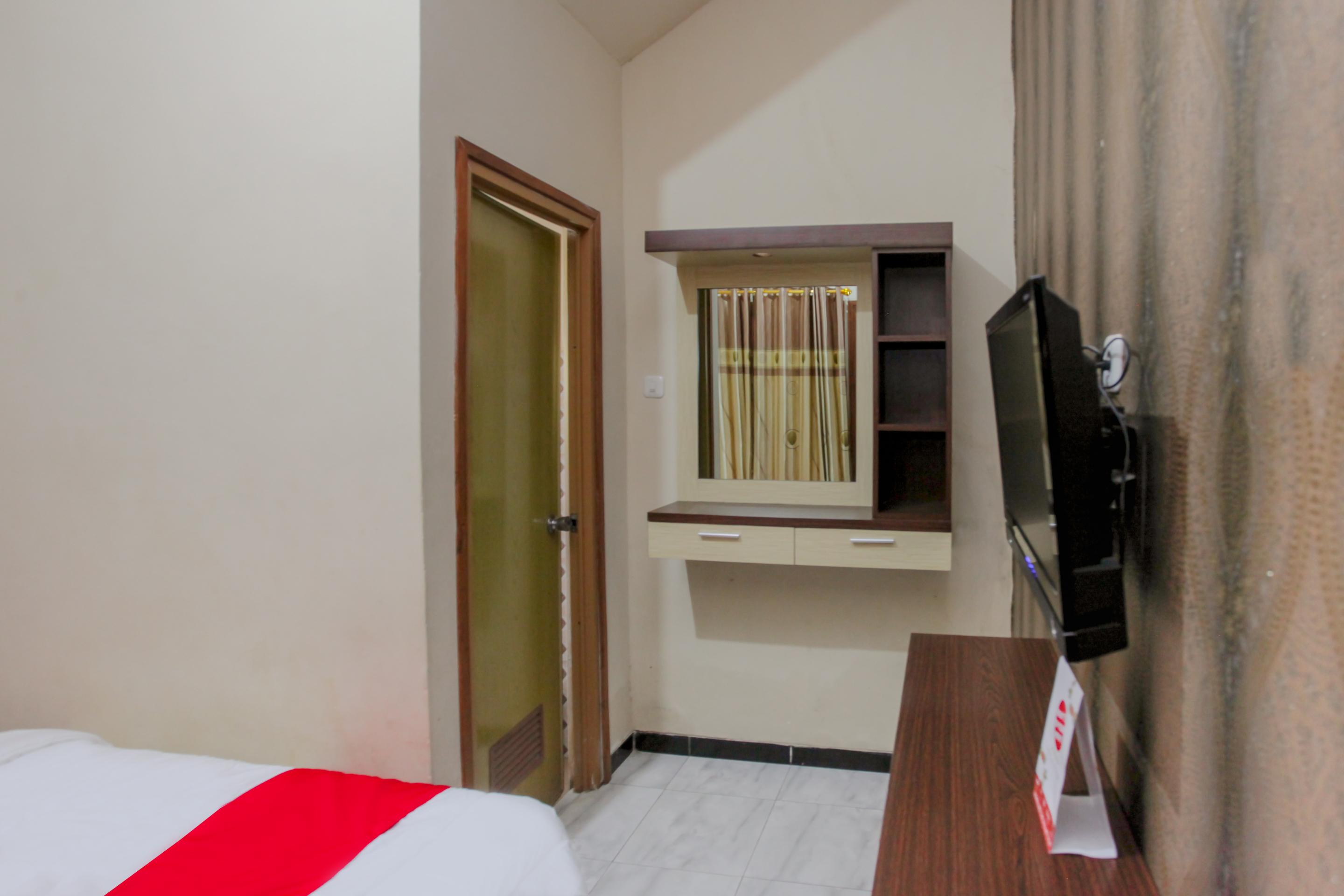 Reddoorz At Villa Akbar 3 Batu  Exterior foto