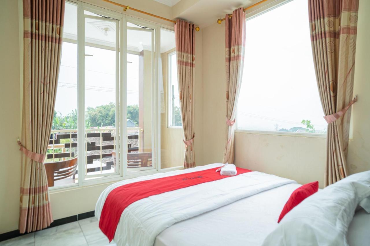 Reddoorz At Villa Akbar 3 Batu  Exterior foto