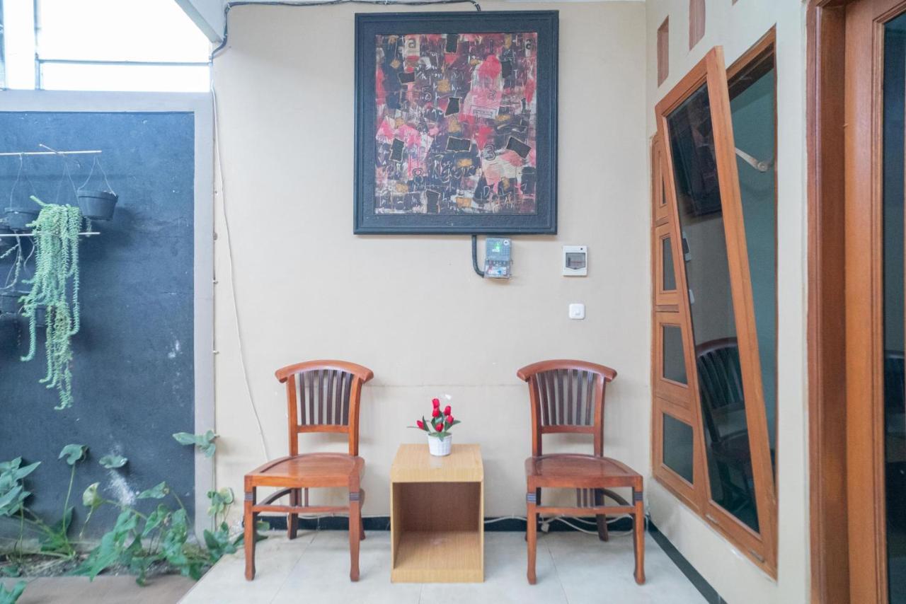 Reddoorz At Villa Akbar 3 Batu  Exterior foto