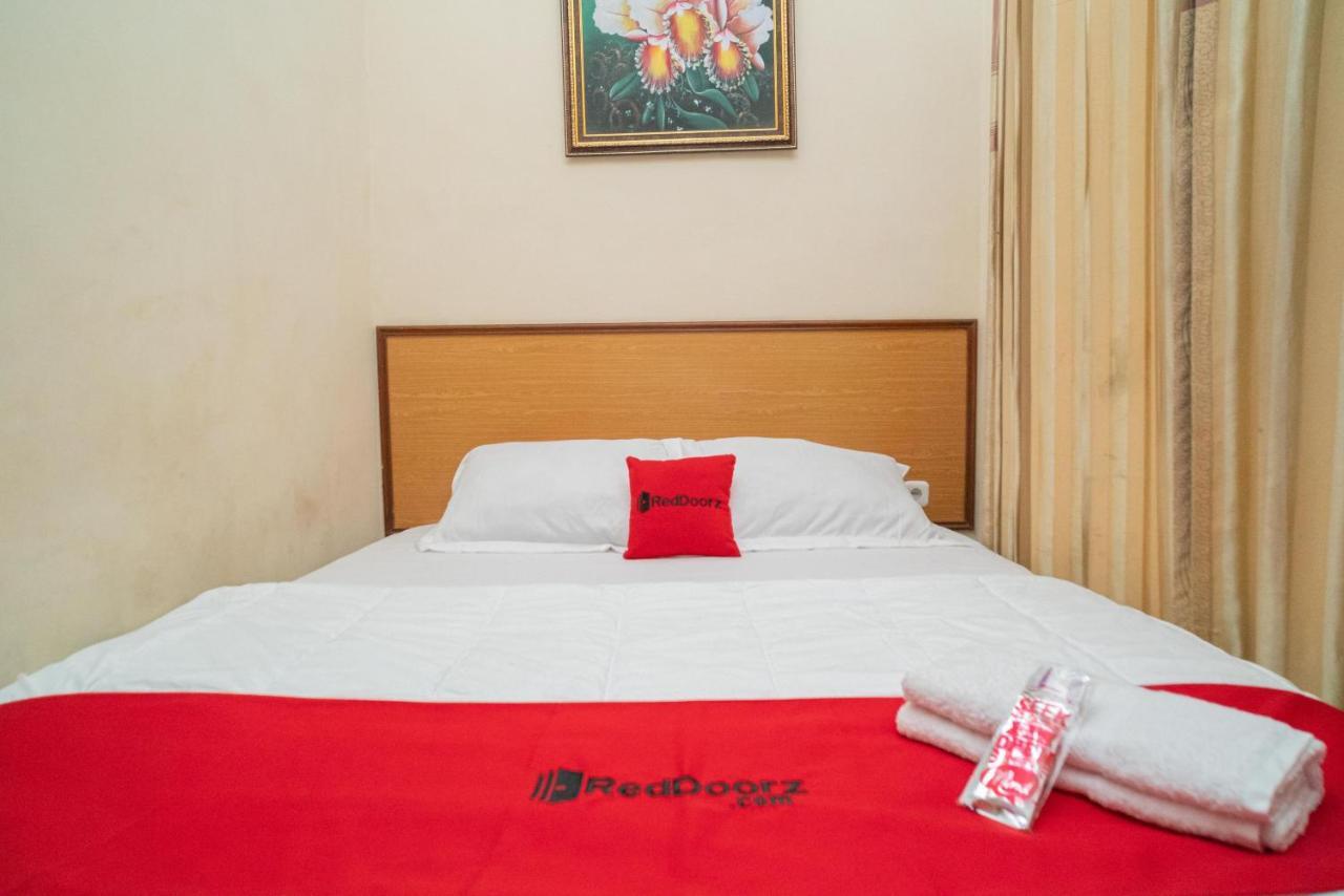 Reddoorz At Villa Akbar 3 Batu  Exterior foto