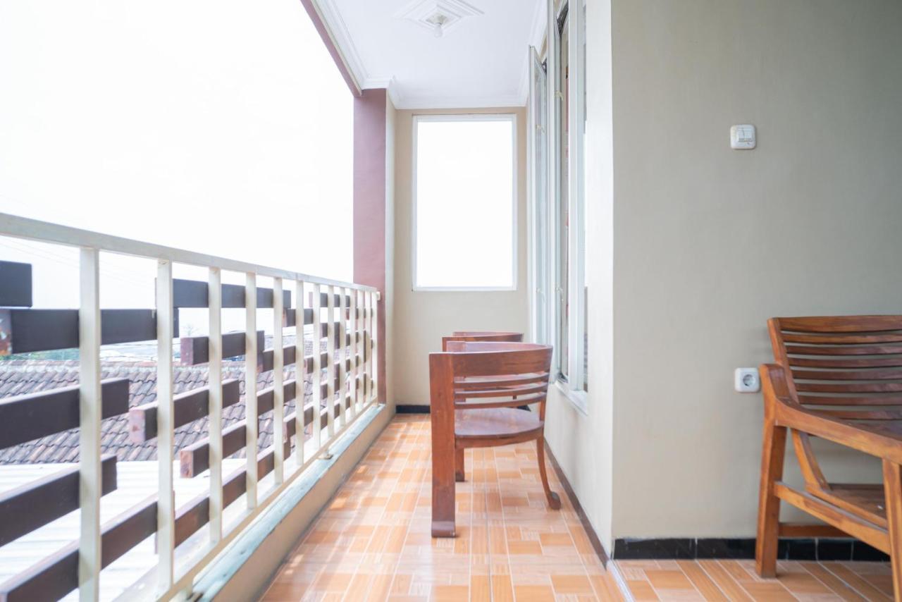 Reddoorz At Villa Akbar 3 Batu  Exterior foto